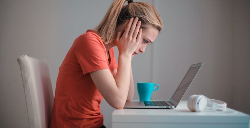 Stepping-into-the-Adulting-Arena-5-Mistakes-to-Avoid-in-Your-First-Job-GlobeMigrant